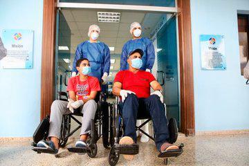 Los tres primeros pacientes que reciben el alta médica por coronavirus en RD