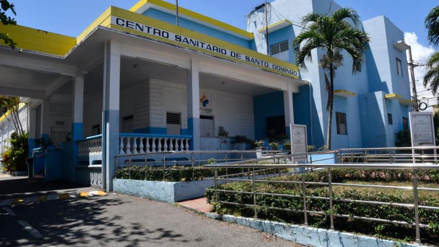 Abren los centros de vacunación y piden a pacientes ir a consultas en hospitales