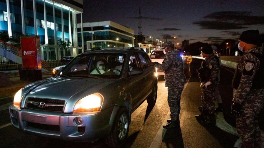 Vehículos retenidos durante toque de queda serán devueltos cuando concluya la disposición presidencial 