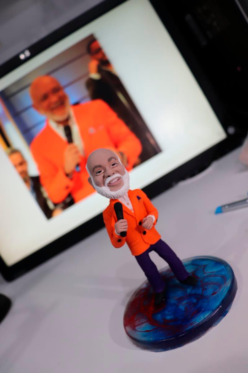 Jochy Santos, popular animador de radio y televisión.