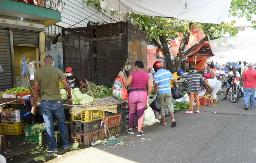 Vendedores del mercado de Herrera piden poder trabajar tres días a la semana