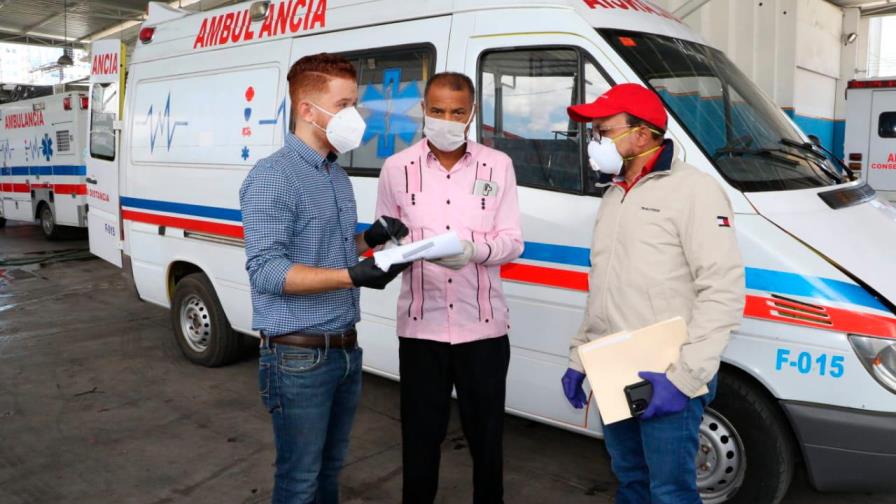 Abinader ha entregado 18 ambulancias de las 26 que prometió a alcaldías