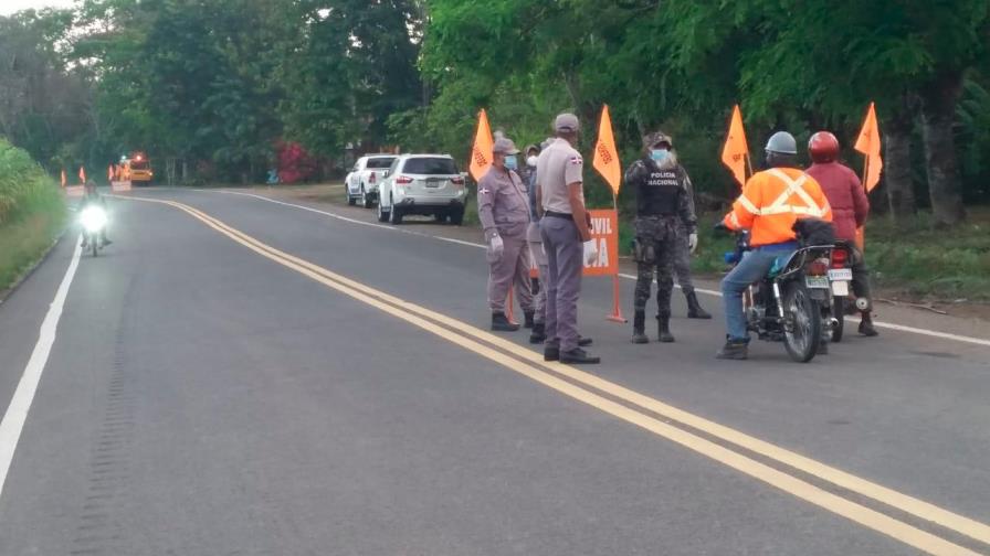 Policías y militares cierran El Seibo y Hato Mayor por el coronavirus