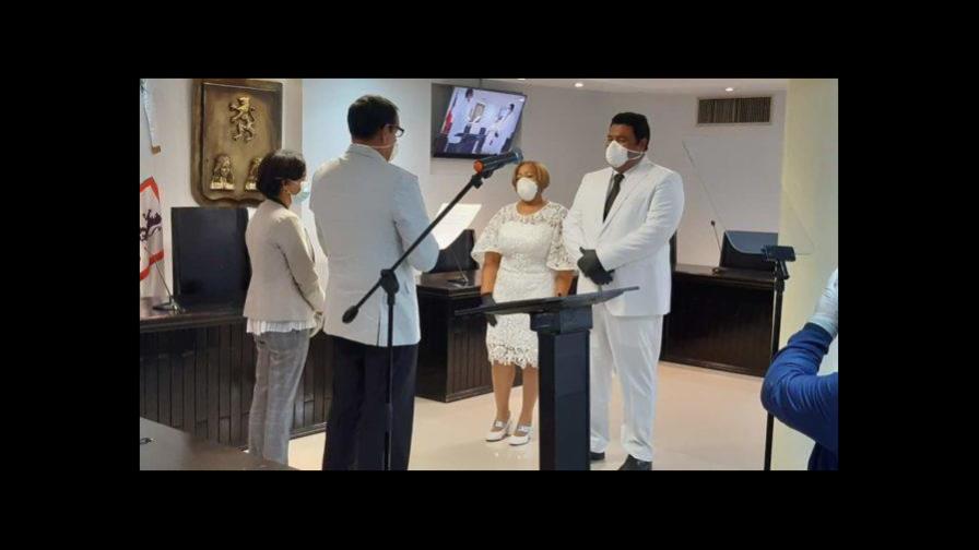 Juramentan mayoría de autoridades municipales en el Este