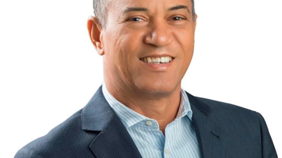 Alcalde de Cotuí aclara que cuando se refirió a cancelar todo el personal se refería a las botellas Alcalde de Cotuí aclara que cuando se refirió a cancelar todo el personal se refería a las botellas