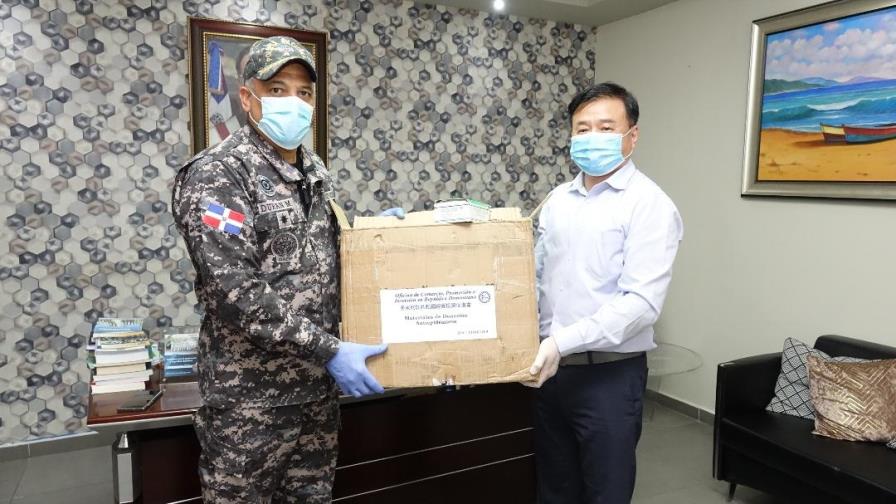 Donan 40 mil mascarillas a agentes de la Policía Nacional