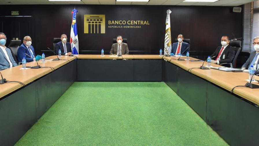 Gobierno estudia nuevos mecanismos para abrir acceso crediticio a Mipymes