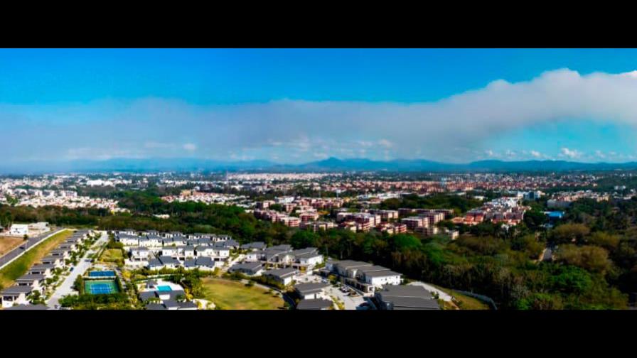Foto: La nube de contaminación generada por el fuego en Duquesa