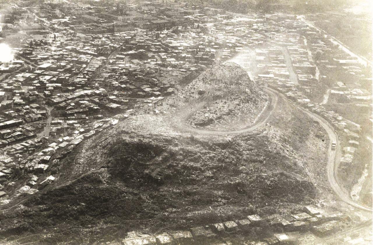 Morro de basura de Moravia, en  Medellín, Colombia.