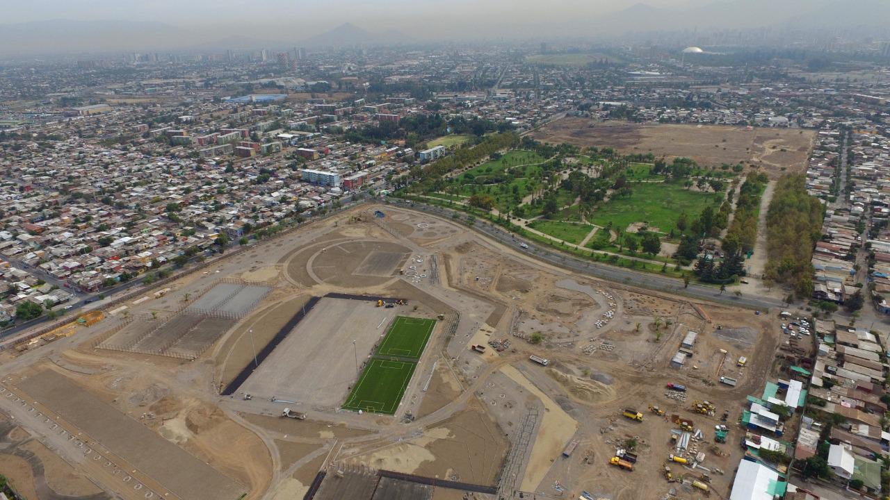 Proceso de transformación de un vertedero ilegal en el Parque André Jarlán de Chile.