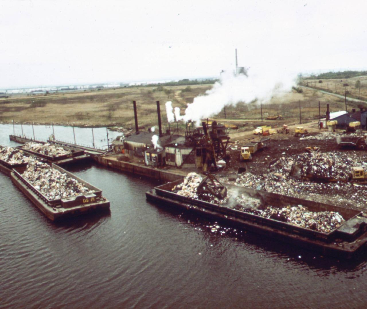 Imagen de cuando el Parque Fresh Kills, en Nueva York, era todo un vertedero.