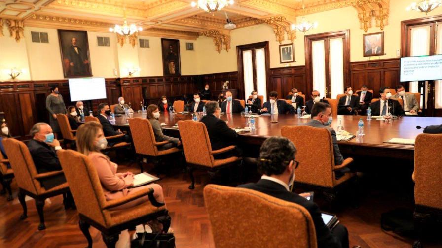 Empresarios llevan a Danilo Medina propuestas para reactivar la economía