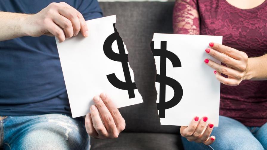 Razones por las que hombres y mujeres mienten sobre finanzas en la relación de pareja Razones por las que hombres y mujeres mienten sobre finanzas en la relación de pareja
