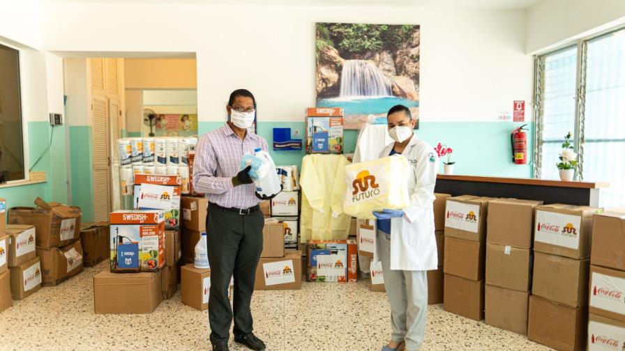 Fundaciones entregan insumos médicos y alimentos en Santiago y Puerto Plata