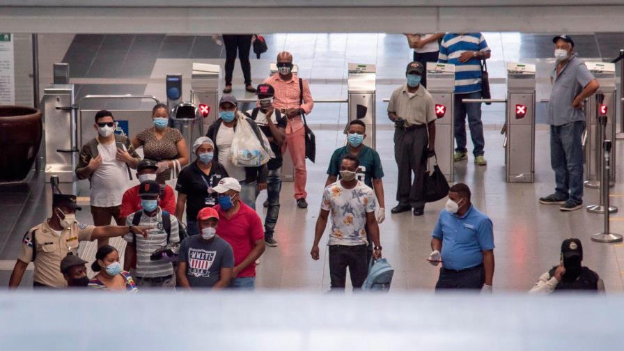 Salud Pública llama a respetar distanciamiento social durante primera fase de reapertura