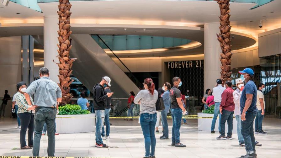 El primer día de la desescalada de los centros comerciales
