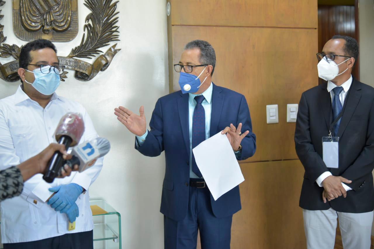 Manuel Oviedo, Eléxido Paula y Sergio Holguín. 