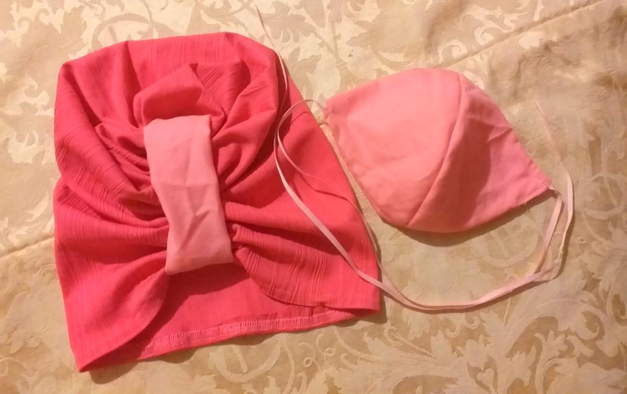 Se pueden combinar los colores de mascarillas y gorro. 