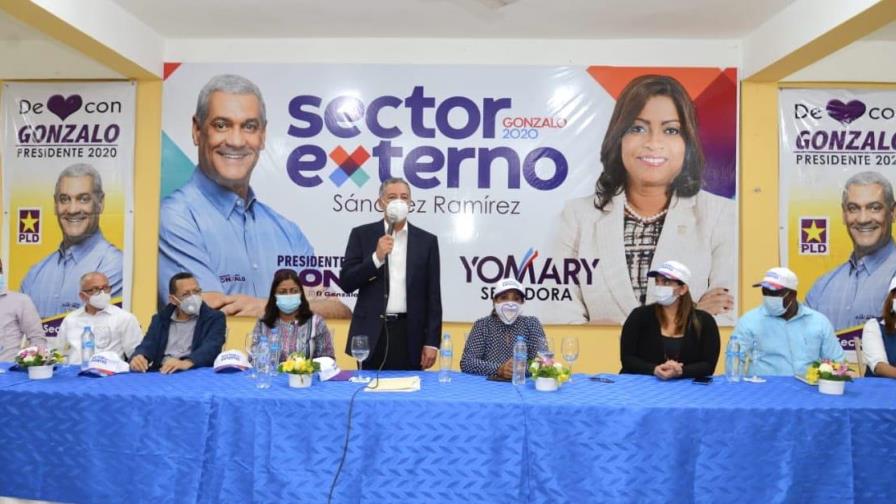 Sector Externo con Gonzalo juramentó varios movimientos en Santo Domingo y Santiago