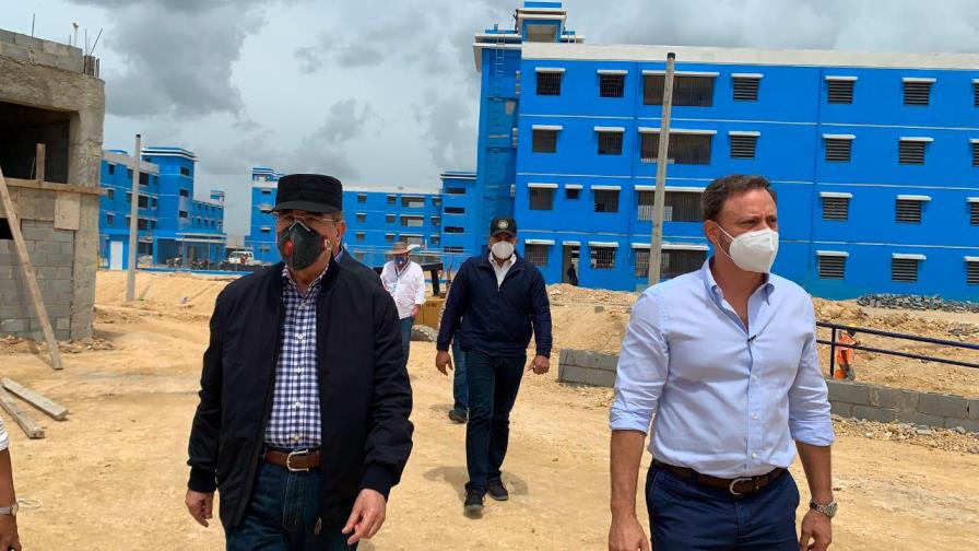 Presidente Danilo Medina supervisa los trabajos de cárcel La Nueva Victoria Presidente Danilo Medina supervisa los trabajos de cárcel La Nueva Victoria