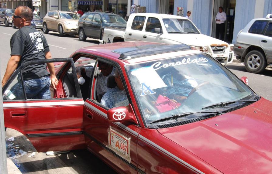 Transportistas de Santiago se regirán por protocolo para prevenir coronavirus