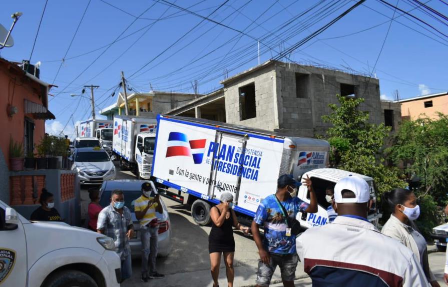 Gobierno asiste a familias afectadas por explosión de tanque de agua en Santiago