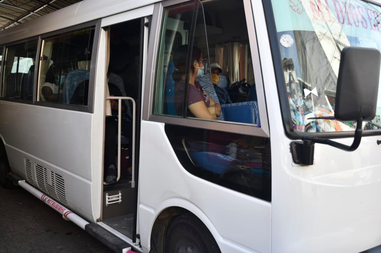  Una vez dentro de los autobuses los pasajeros no podrán bajar hasta la parada, para de esta forma evitar contaminación. 