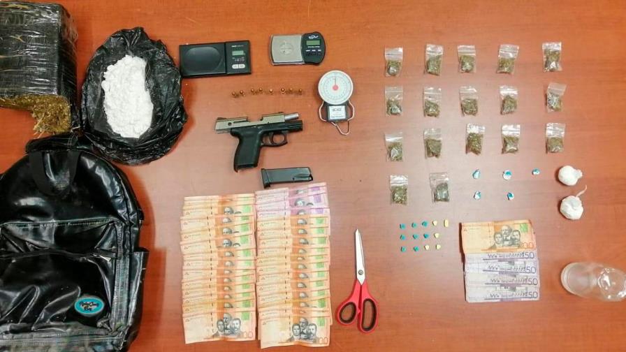Confiscan armas, drogas, alcohol adulterado y apresan más de 100 en el Cibao Central