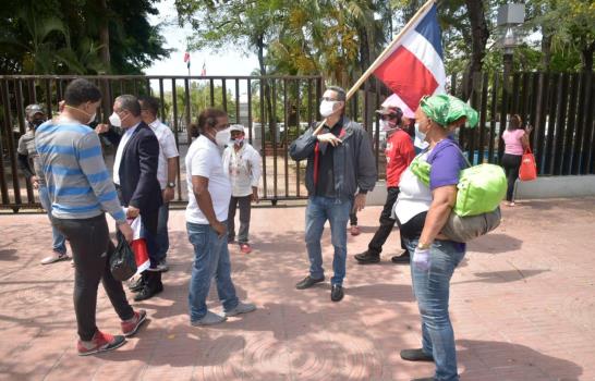 Grupos a favor de George Floyd y nacionalistas chocaron en el Parque Independencia Grupos a favor de George Floyd y nacionalistas chocaron en el Parque Independencia