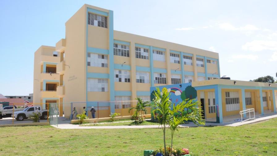 Gobierno intervendr&aacute; 250 escuelas durante las vacaciones de Navidad con inversi&oacute;n de RD$300 millones