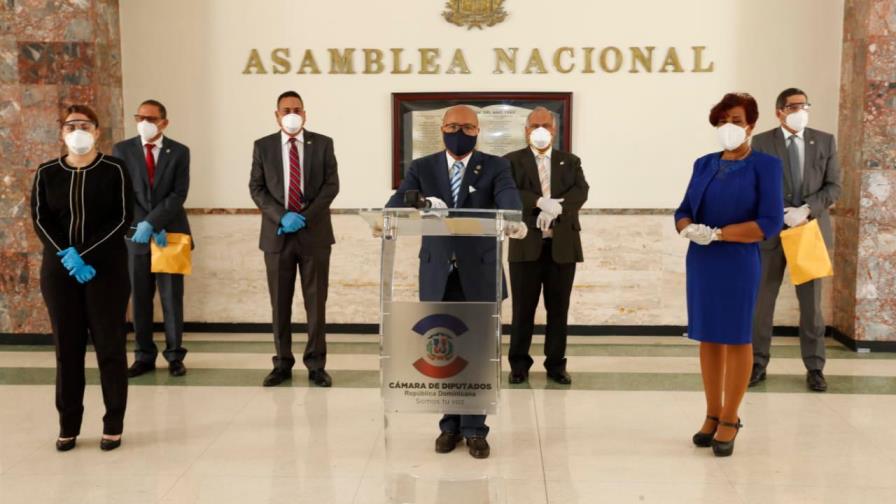 Bloques opositores están reunidos para decidir suerte del estado de emergencia