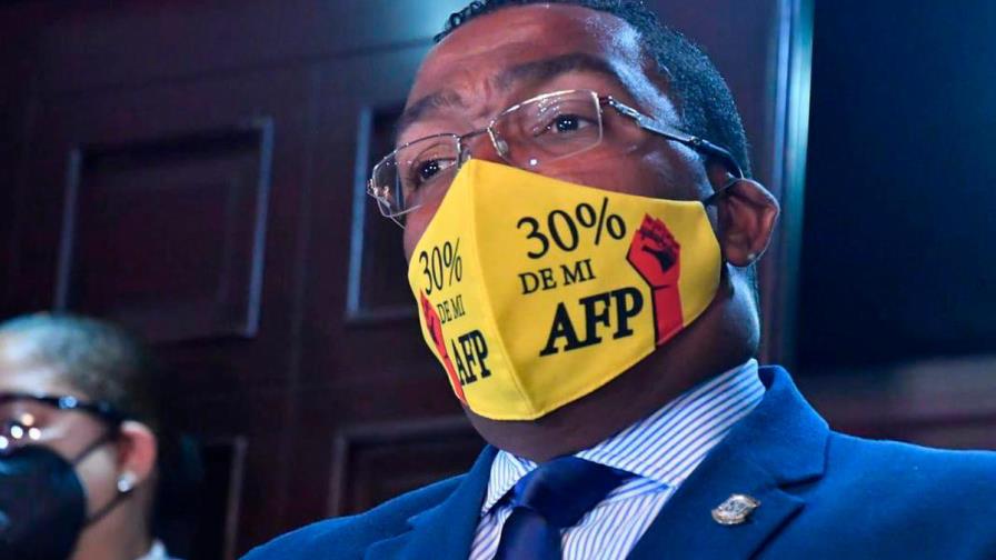 Botello se queja por falta de cobertura de una ARS y pide auxilio hasta al presidente Abinader 