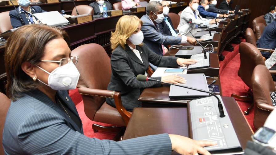 Diputados sesionan hoy con el presupuesto complementario y el 30% de las AFP sobre la mesa Diputados sesionan hoy con el presupuesto complementario y el 30% de las AFP sobre la mesa