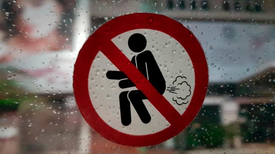 Lo multan con 500 euros por tirarse una flatulencia