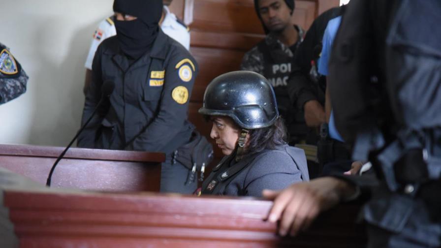 Marlin Martínez continuará en prisión por asesinato de Emely Peguero Marlin Martínez continuará en prisión por asesinato de Emely Peguero