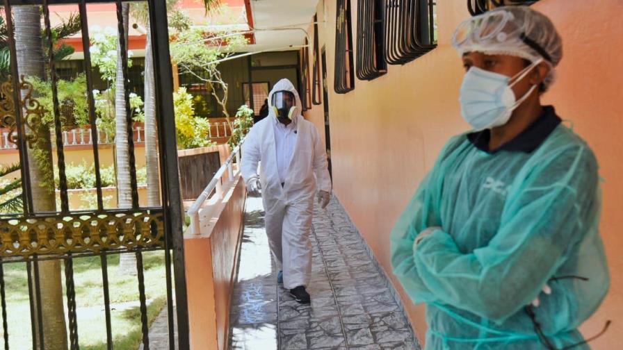 Colegio Médico rechaza negligencia y violación de protocolos en hogar de ancianos San Francisco de Asís