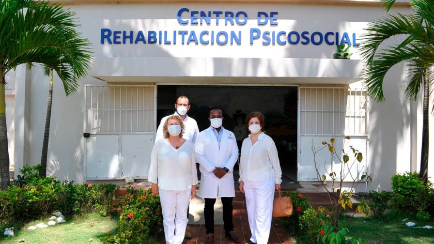 Laboratorios LAM dona fármacos al Hospital Padre Billini