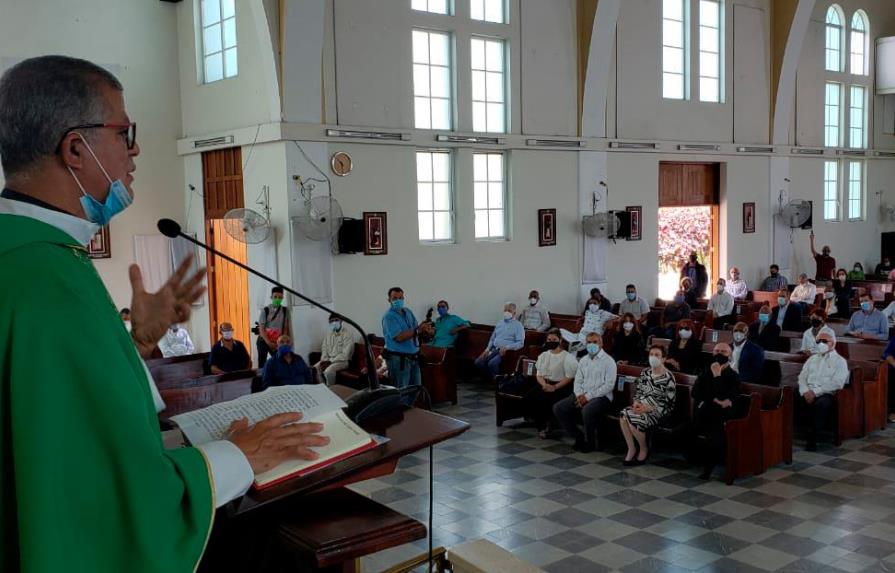 Ofician misa en Santiago por el 38 aniversario muerte expresidente Antonio Guzmán