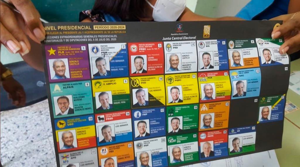 Boletas marcadas en candidatos presidenciales son “manchas de impresión” y no deben ser usadas