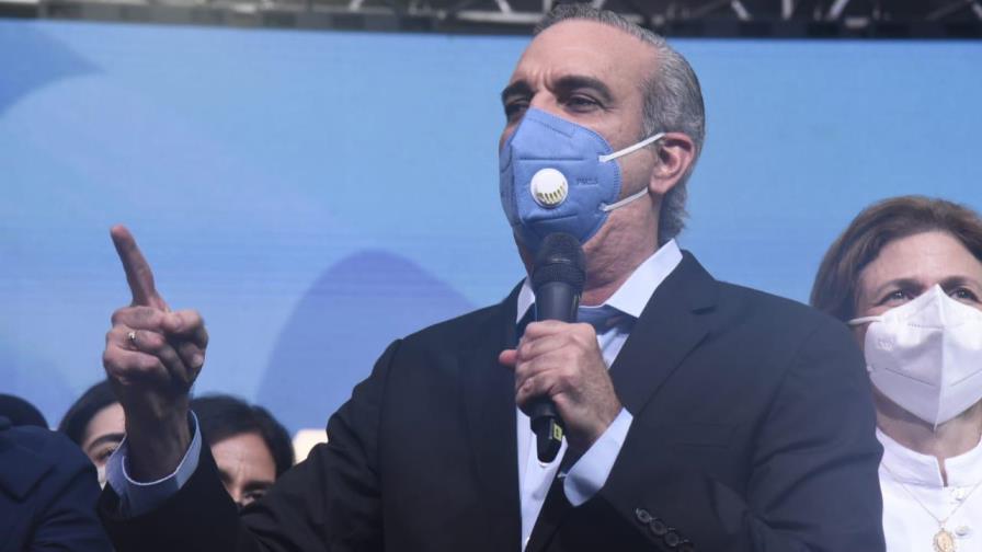 Luis Abinader actualiza su perfil en redes como presidente electo