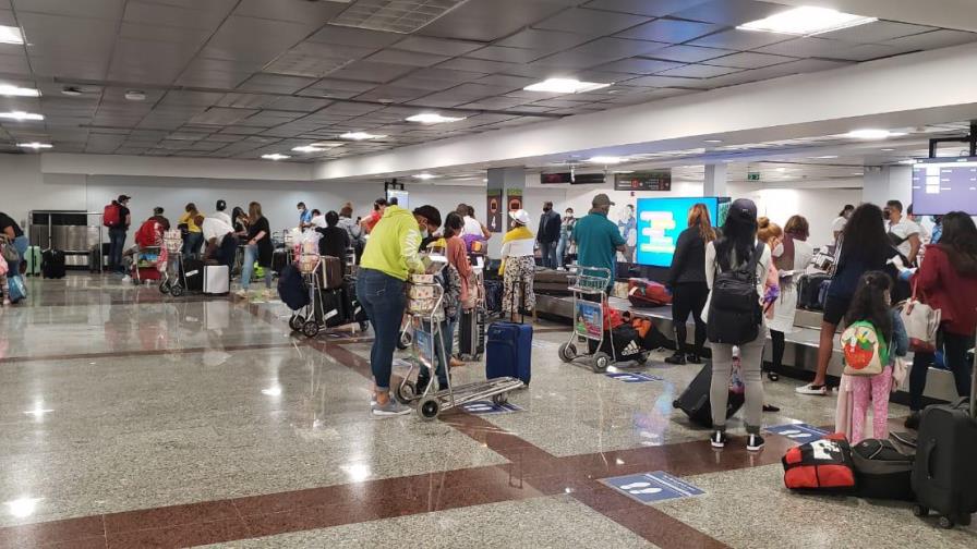 Más de 15 mil pasajeros se movilizaron por aeropuertos de Aerodom en fin de semana