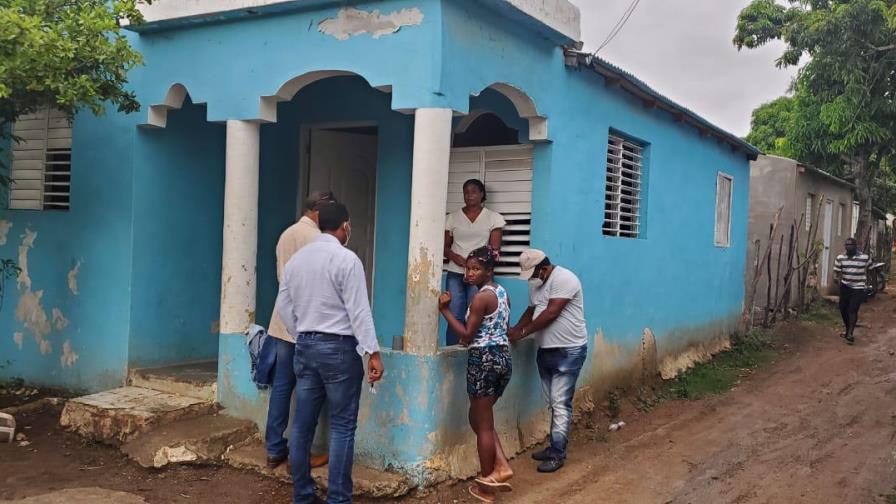 Allanan casa de exatleta Juana Castillo en busca del arma homicida y otras evidencias 