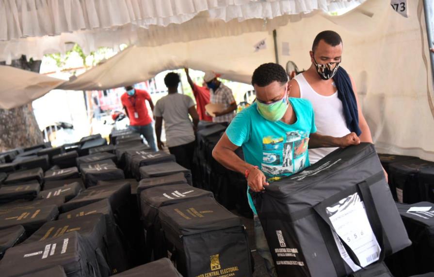 Delegados de partidos continúan validando actas de votaciones en Junta del Distrito Nacional 