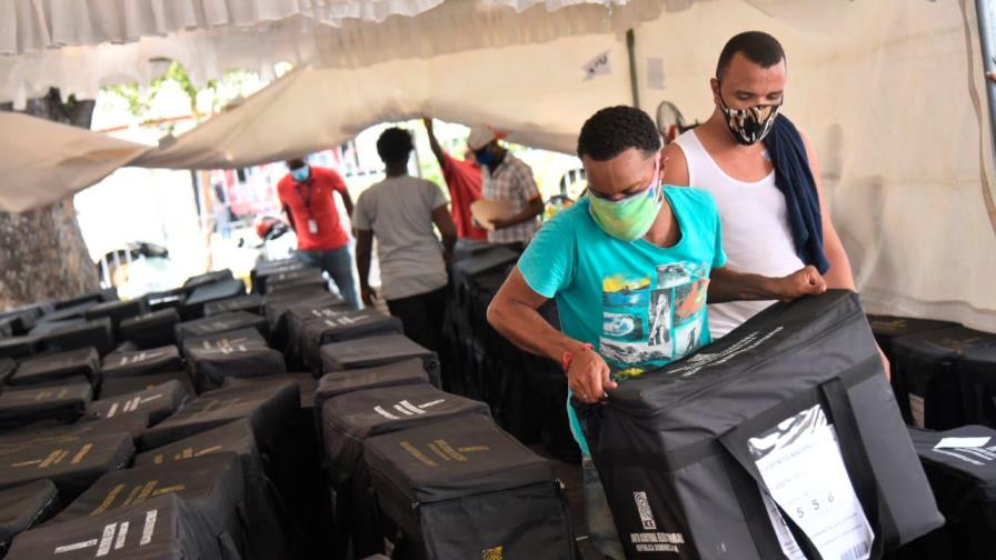 Delegados de partidos continúan validando actas de votaciones en Junta del Distrito Nacional 