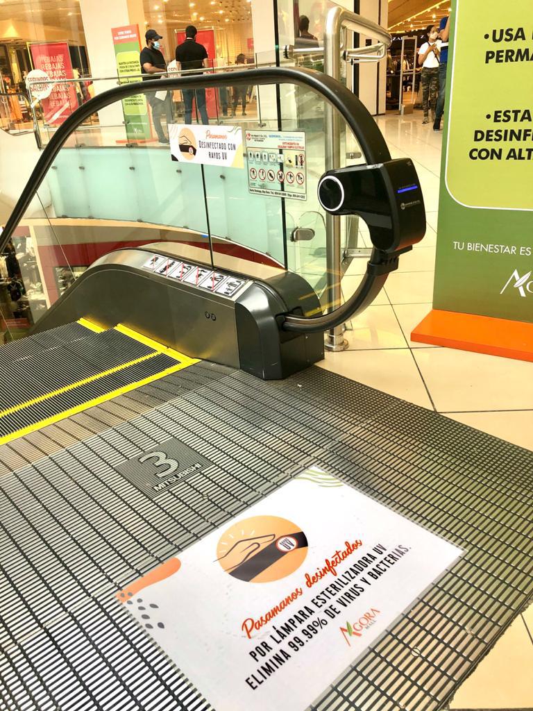 La tecnología de desinfección también actúa en las escaleras eléctricas.