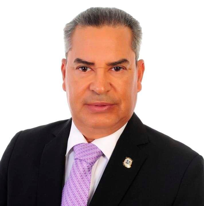 Trasladan de Santiago a Santo Domingo diputado electo por Montecristi afectado de COVID-19