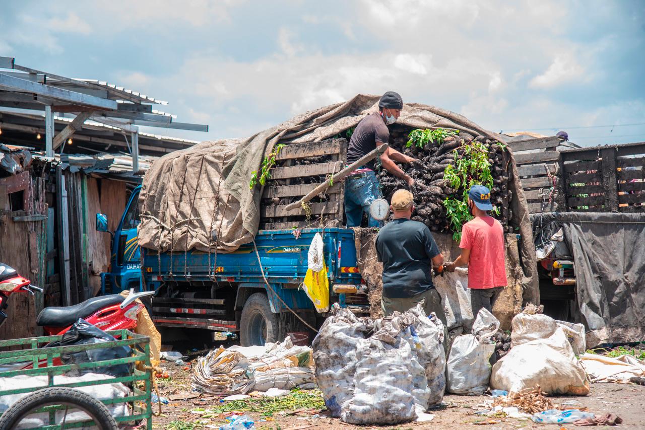 El Mercado Nuevo de la Duarte es el medio de trabajo de miles de personas. 