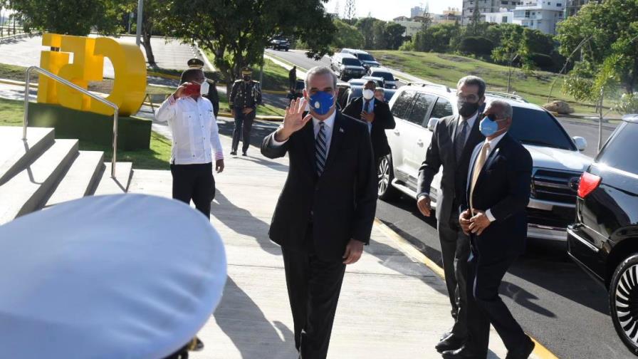 Abinader visita el C5i en el Ministerio de Defensa Abinader visita el C5i en el Ministerio de Defensa
