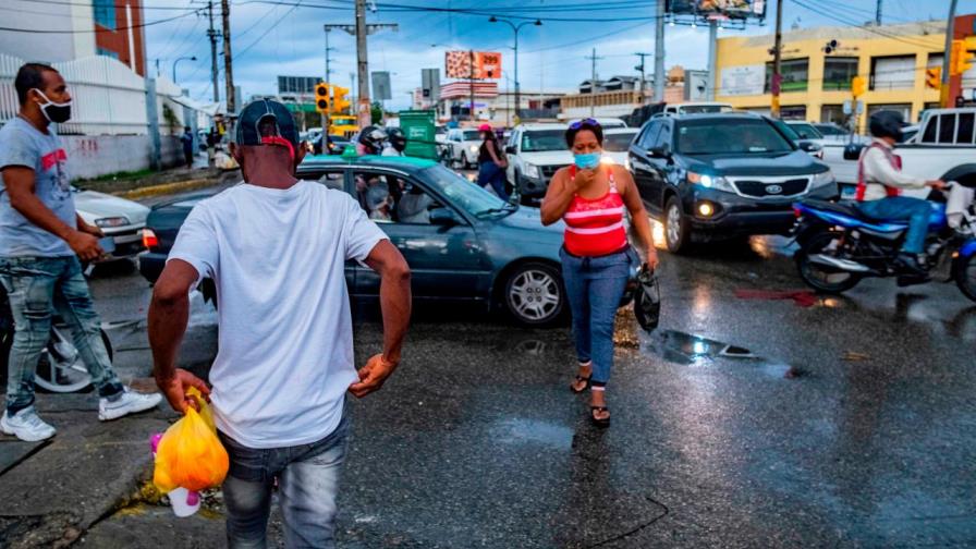 Amado Báez: empleadores deben ajustar horarios de labores ante toque de queda Amado Báez: empleadores deben ajustar horarios de labores ante toque de queda