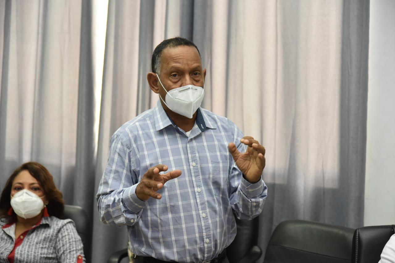  Frank Alberto Soto Roa, director general del Hospital Marcelino Vélez Santana.